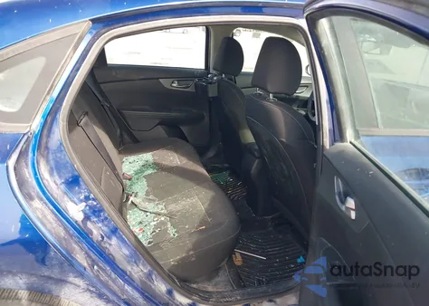 2021 Kia Forte Lxs z USA, uszkodzony, nr VIN 3KPF24AD6ME330171